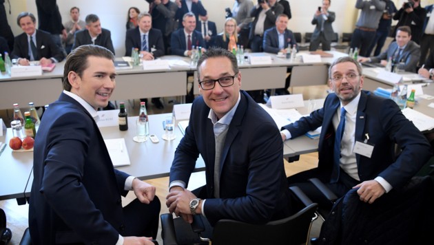 Sebastian Kurz, Heinz-Christian Strache und Innenminister Herbert Kickl (Bild: APA/ROLAND SCHLAGER)
