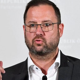 FPÖ-Fraktionsführer Christian Hafenecker (Bild: APA/HELMUT FOHRINGER)