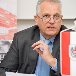 Gottfried Kneifel, Institut Wirtschaftsstandort Oberösterreich (Bild: www.LARESSER.com)