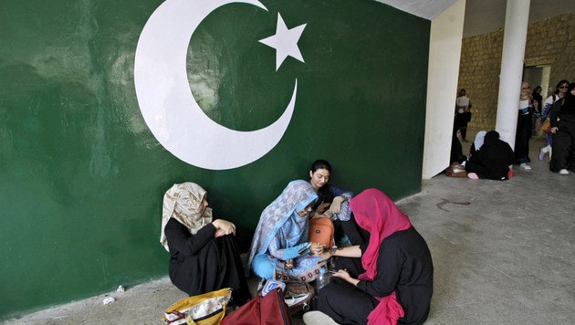 Symbol Pakistan