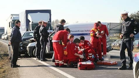 Zwei Verletzte - Frontalcrash Auf Der B1 Durch Epileptischen Anfall ...