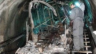 Die Seilbahn ist vollkommen ausgebrannt.