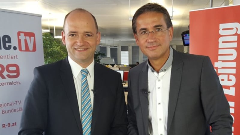 Thomas Hofer mit Moderator Gerhard Koller (Bild: krone.tv)