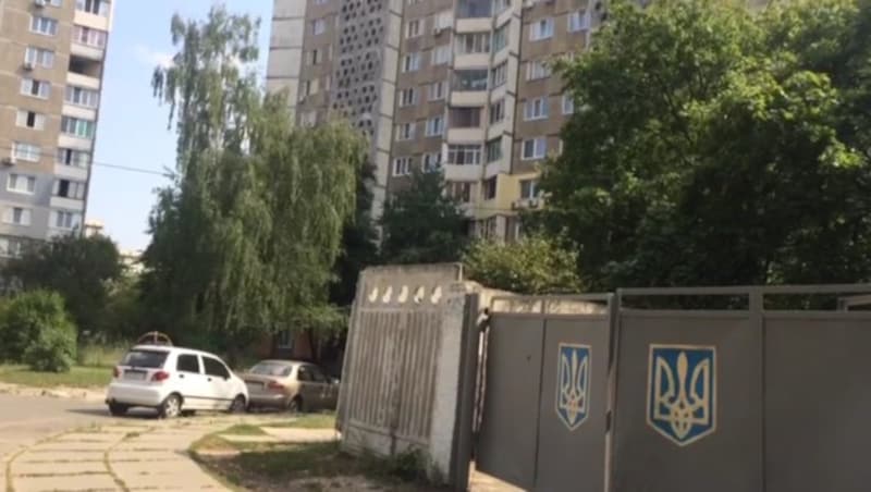 In diesem Wohnblock in Kiew soll Seisenbacher seine Zeit zugebracht haben. (Bild: krone.at)