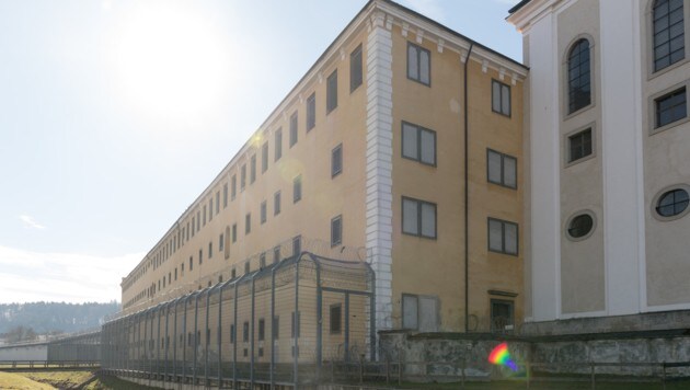 Etwa 380 Häftlinge sind derzeit in Garsten untergebracht, einige planten den Ausbruch (Bild: FOTOKERSCHI.AT/KERSCHBAUMMAYR)