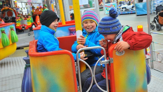 Die Fahrgeschäfte sind für Kinder die liebsten Anziehungspunkte, begeistern aber auch die Eltern (Bild: Horst Einöder)