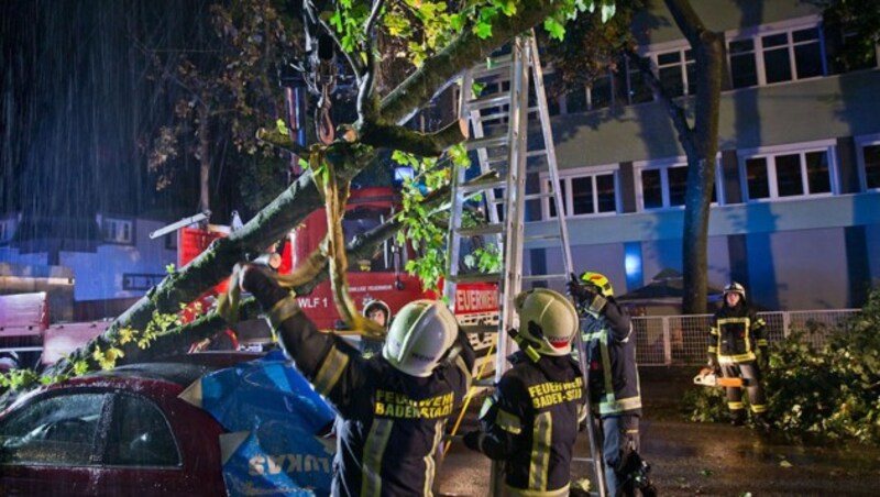 Die Feuerwehr Baden im Unwettereinsatz (Bild: Freiwillige Feuerwehr Baden-Stadt)