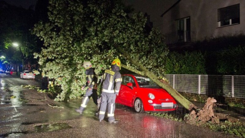 Die Feuerwehr Baden im Unwettereinsatz (Bild: Freiwillige Feuerwehr Baden-Stadt)