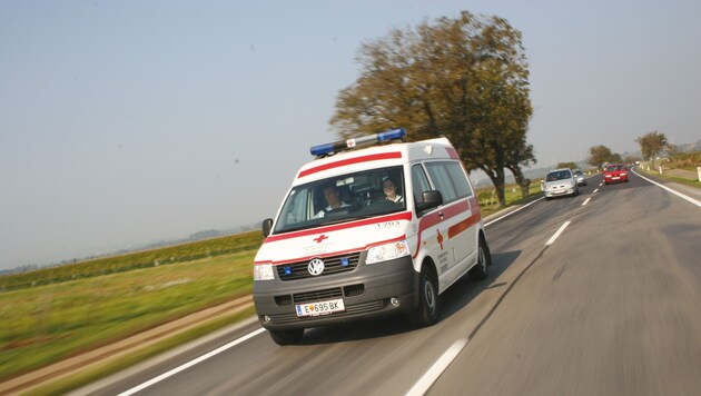 Das Rote Kreuz eilte zur Unfallstelle, konnte aber nicht mehr helfen (Symbolbild). (Bild: ÖRK/Alexander Seger)