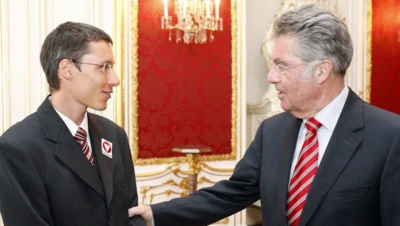 Günther Weidlinger mit Ex-Bundespräsident Heinz Fischer (Bild: APA/DRAGAN TATIC/HBF)