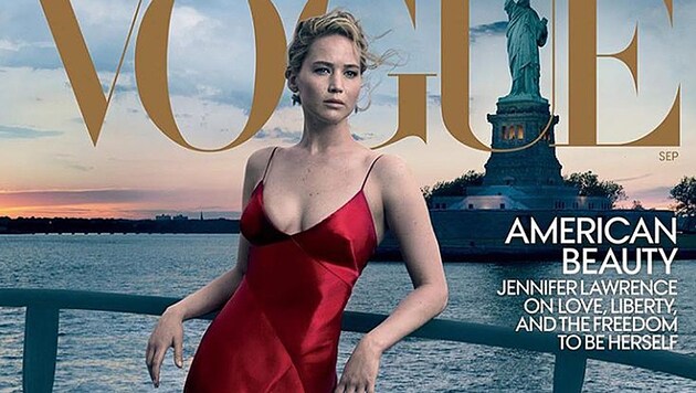 Jennifer Lawrence ist am Cover der aktuellen "Vogue" und zeigt sich im Heft hüllenlos. (Bild: Vogue)