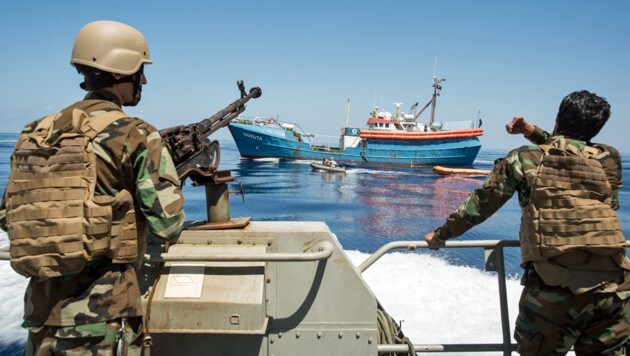 Die libysche Küstenwache auf Patrouille (Bild: TAHA JAWASHI/AFP)