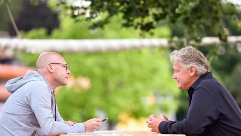 Rainhard Fendrich im Gespräch mit Andi Schwantner (Leitender Redakteur der "OÖ-Krone") (Bild: Markus Wenzel)