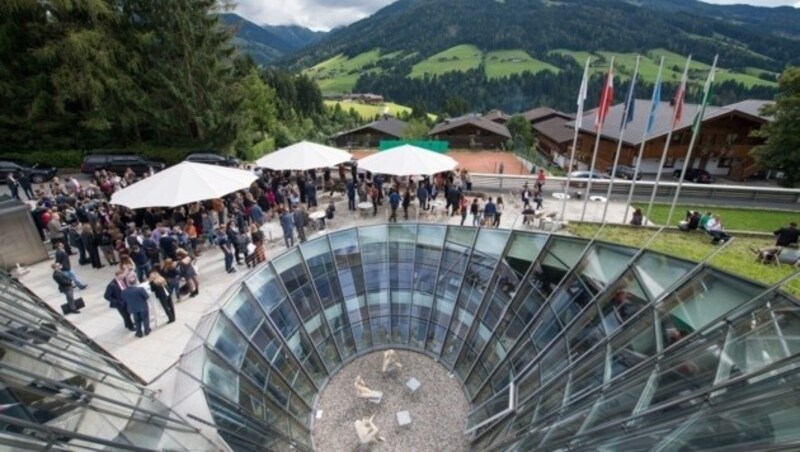 Das Congress Centrum ist das Herz des Forums. (Bild: Philipp Naderer / European Forum Alpbach)