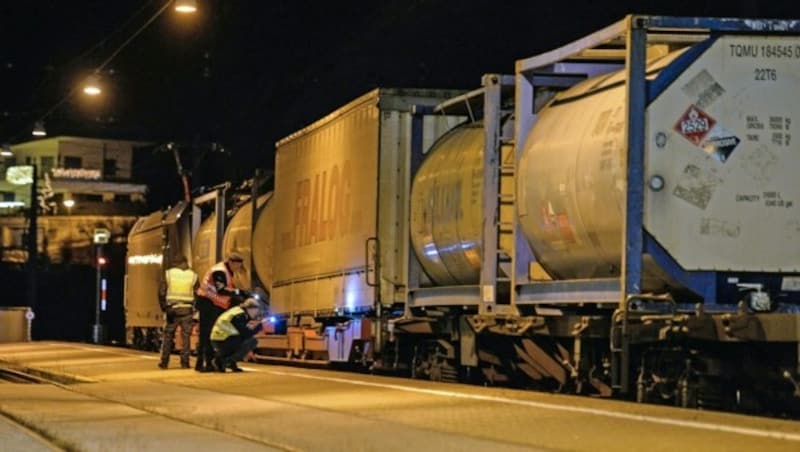 Aktuell gibt es kaum Bewegung in der illegalen Migration. Der Güterverkehr wird aber dennoch stichprobenartig kontrolliert. (Bild: APA/ZEITUNGSFOTO.AT/DANIEL LIEBL)