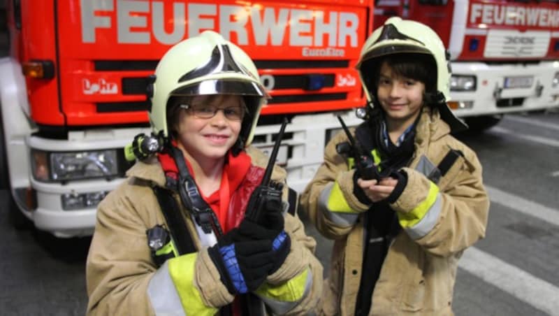 Interessierte Kinder können im Linzer Schlossmuseum bei Feuerwehr-Stationen aktiv werden. (Bild: Kronen Zeitung)