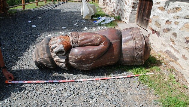 Diese 80 Kilogramm schwere Statue hat den Fünfjährigen erschlagen. (Bild: Polizei Kärnten)