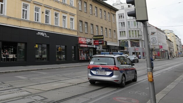 An der Ecke Ottakringer Straße/Kalvarienberggasse nahm der blutige Streit seinen Lauf. (Bild: Gerhard Bartel)