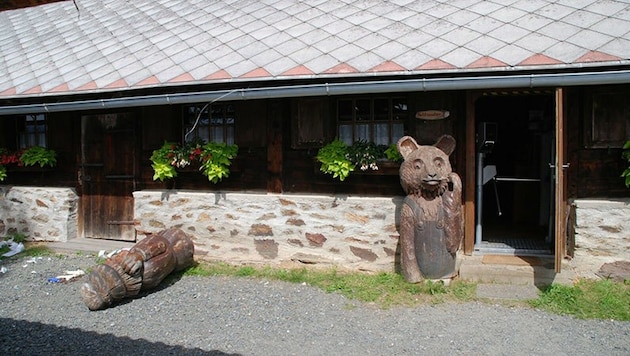 Die Skulptur stand vor der Hütte auf der Gerlitze. (Bild: Polizei)
