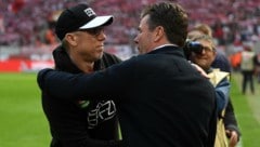 Köln-Trainer Peter Stöger und Gladbach-Coach Dieter Hecking (Bild: APA/dpa/Federico Gambarini)