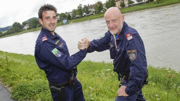Karl Lamprechts (rechts) und Bernhard Brüggler an der Stelle, an der sie ins Wasser stiegen (Bild: Markus Tschepp)