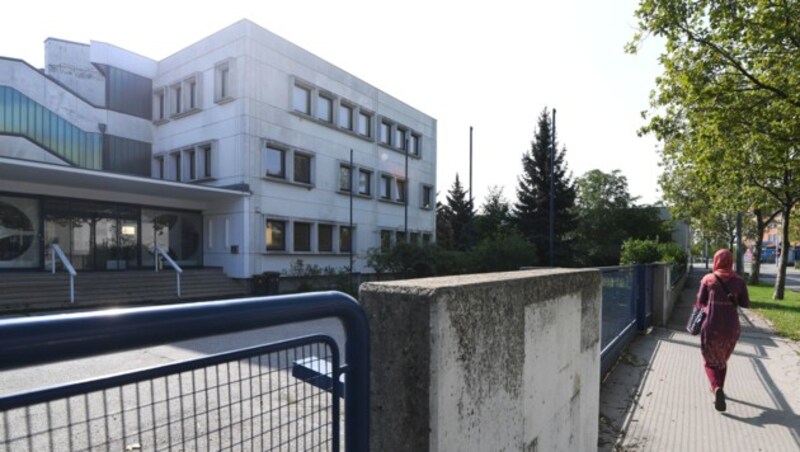 Die betroffene Islamschule in Wien-Liesing (Bild: APA/HELMUT FOHRINGER)