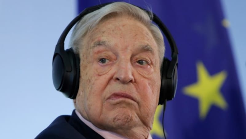 Feindbild der ungarischen Regierung: Der ungarisch-stämmige US-Milliardär George Soros (Bild: AP)