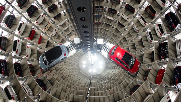 VW-Autoturm in Wolfsburg ist Vorbild â013 der wächst in die Höhe, in Graz geht es ab in die Tiefe... (Bild: EPA)