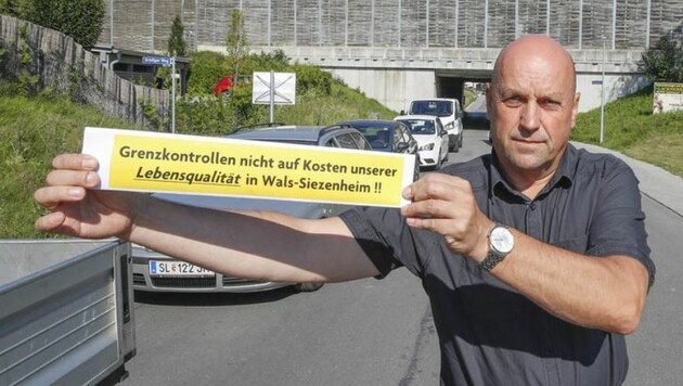 Bgm. Maislinger ruft am Samstag zur großen Demo gegen die schikanösen Grenzkontrollen am Walserberg. (Bild: Markus Tschepp)