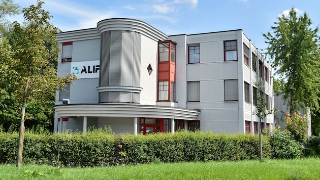 In diesem Gebäude in der Lunzer Straße soll der Verein Alif eine illegale Imam-Schule betreiben. (Bild: Harald Dostal)