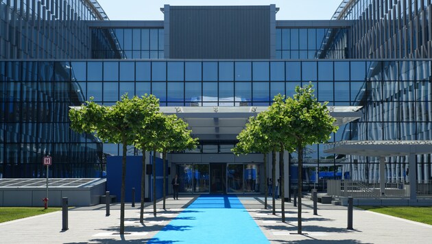 Geplant war ursprünglich, dass das neue NATO-Hauptquartier im Jahr 2015 bezugsbereit ist. (Bild: AFP)