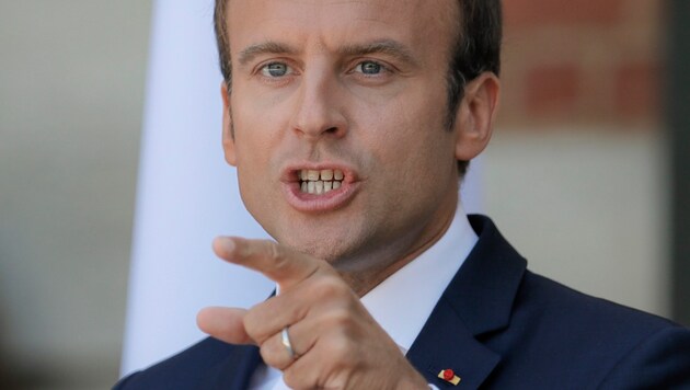 Frankreichs Präsident Macron übt heftige Kritik an der polnischen EU-Politik. (Bild: AP)