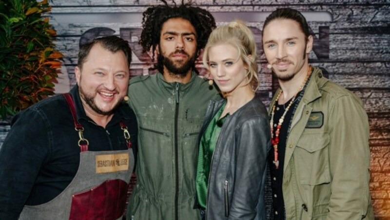 Koch-Coach Sebastian Lege, Noah Becker, Larissa Marolt, Gil Ofarim (Bild: MG RTL D / PA / Stefan Deutsch)