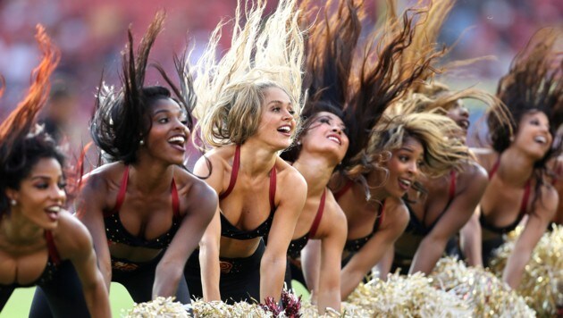 Shake it! Die Cheerleader der Washington Redskins zeigen sich gegen die Cincinnati Bengals in Form. (Bild: Getty Images)