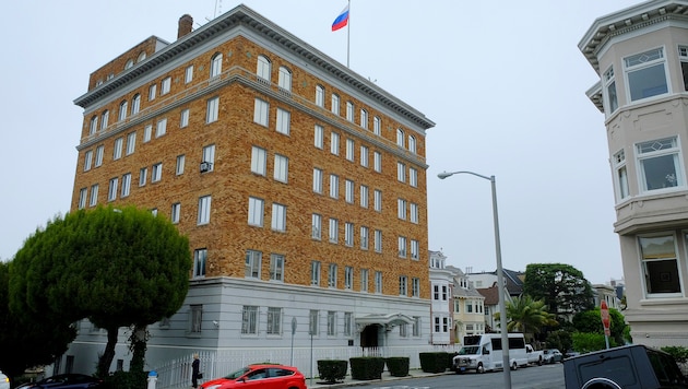 Das russische Konsulat in San Francisco muss seine Pforten schließen. (Bild: AP)