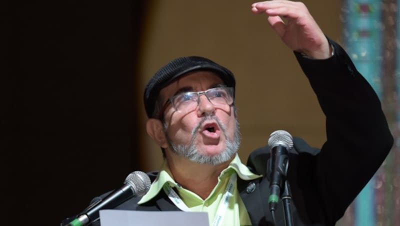 FARC-Chef Rodrigo Londono alias "Timochenko" beim Gründungskongress in Bogota (Bild: AFP)