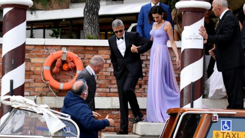 George Clooney mit seiner Amal in Venedig (Bild: ANSA)
