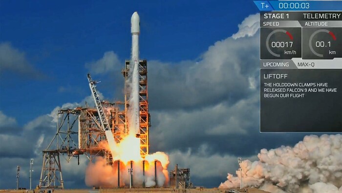 Der Start von X-37B an Bord einer "Falcon 9"-Rakete