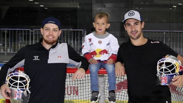 Wollen das Bulls-Tor verrammeln: Luka Gracnar (li.)und Bernhard Starkbaum mit seinem Sohn Lion. (Bild: Andreas Tröster)