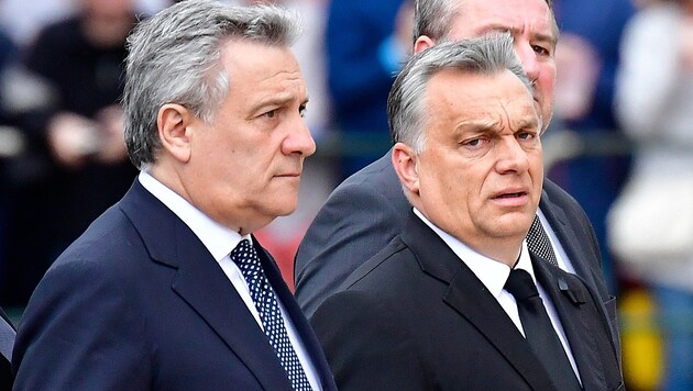 Tajani (links) fordert mehr Unterstützung für Orban beim Grenzschutz. (Bild: AFP)