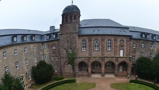 In dieser Klosterschule in Roßleben ereignete sich die Bluttat. (Bild: APA/dpa)