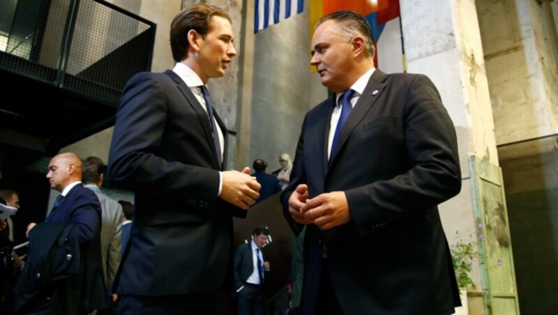 Sebastian Kurz und Hans Peter Doskozil beim EU-Gipfel in Estland (Bild: Dragan Tatic)