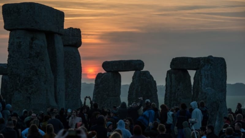 Stonehenge-Enthusiasten während einer Sommersonnenwendfeier (Bild: AFP)