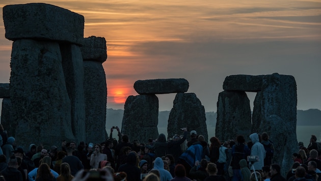 Stonehenge-Enthusiasten während einer Sommersonnenwendfeier (Bild: AFP)