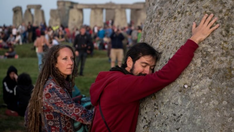 Stonehenge-Besucher bei einer Sonnenwendfeier (Bild: AFP)