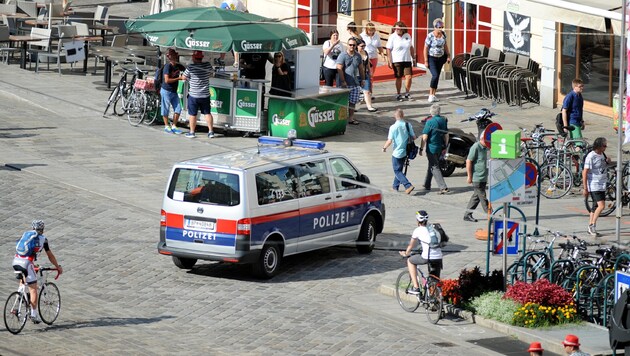 Polizeipräsenz hilft natürlich, das Sicherheitsgefühl zu stärken. (Bild: Klemens Fellner)