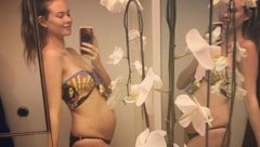 Behati Prinsloo zeigt ihren Babybauch. (Bild: instagram/behatiprinsloo)