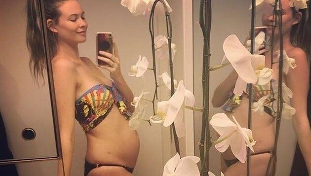 Behati Prinsloo zeigt ihren Babybauch. (Bild: instagram/behatiprinsloo)