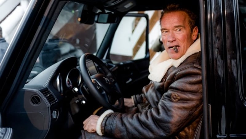 "Terminator" Arnold Schwarzenegger erhielt in Kitzbühel ein vollelektrisches Auto. (Bild: Kristian Bissuti)