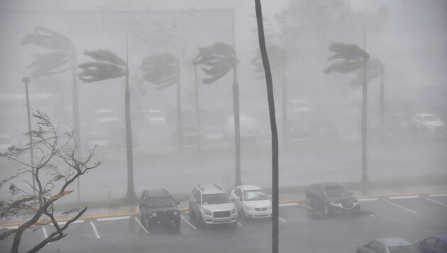 Hurrikan "Maria" trifft mit voller Wucht auf die Karibikinsel Puerto Rico. (Bild: AFP)